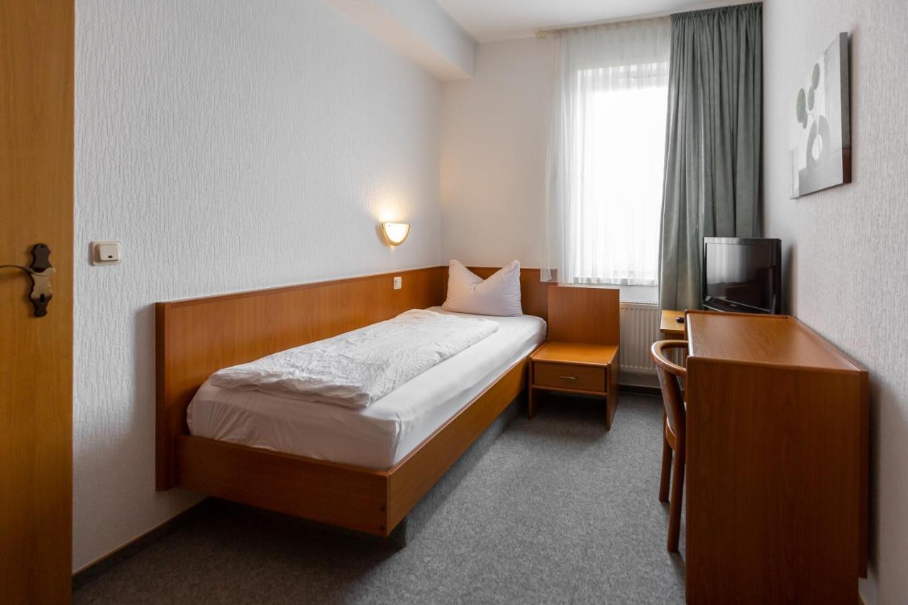 Hotel Froehlich-Hoeche 우슬라 외부 사진