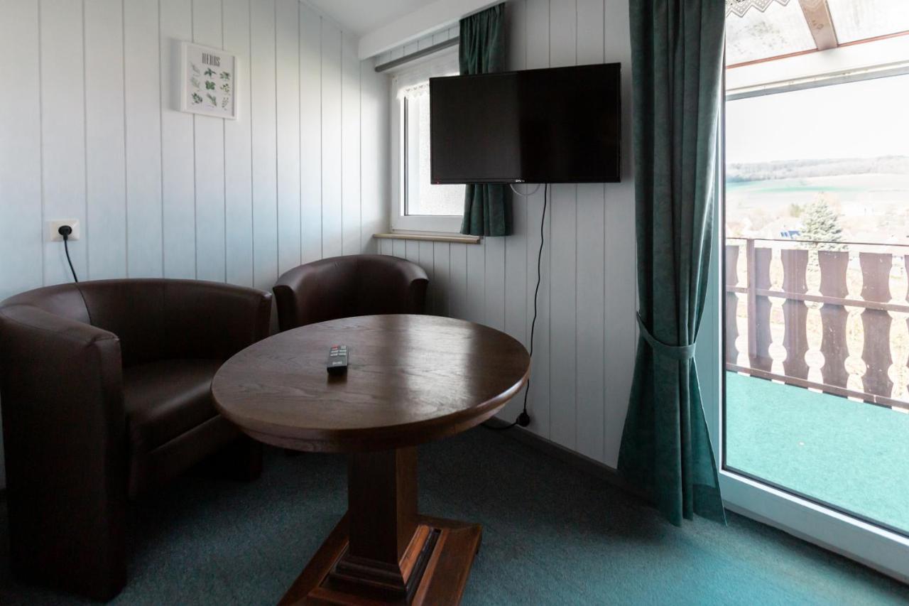 Hotel Froehlich-Hoeche 우슬라 외부 사진